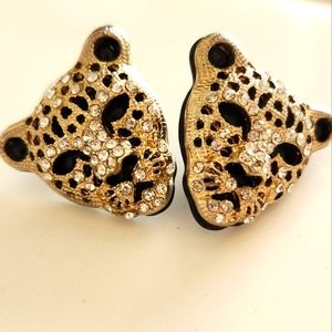 Cougar rhinestone earrings ✨️